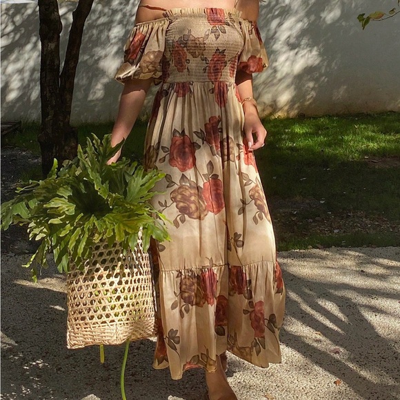 Boohoo Dresses & Skirts - Boohoo Floral Maxi Dress in Cream and Red